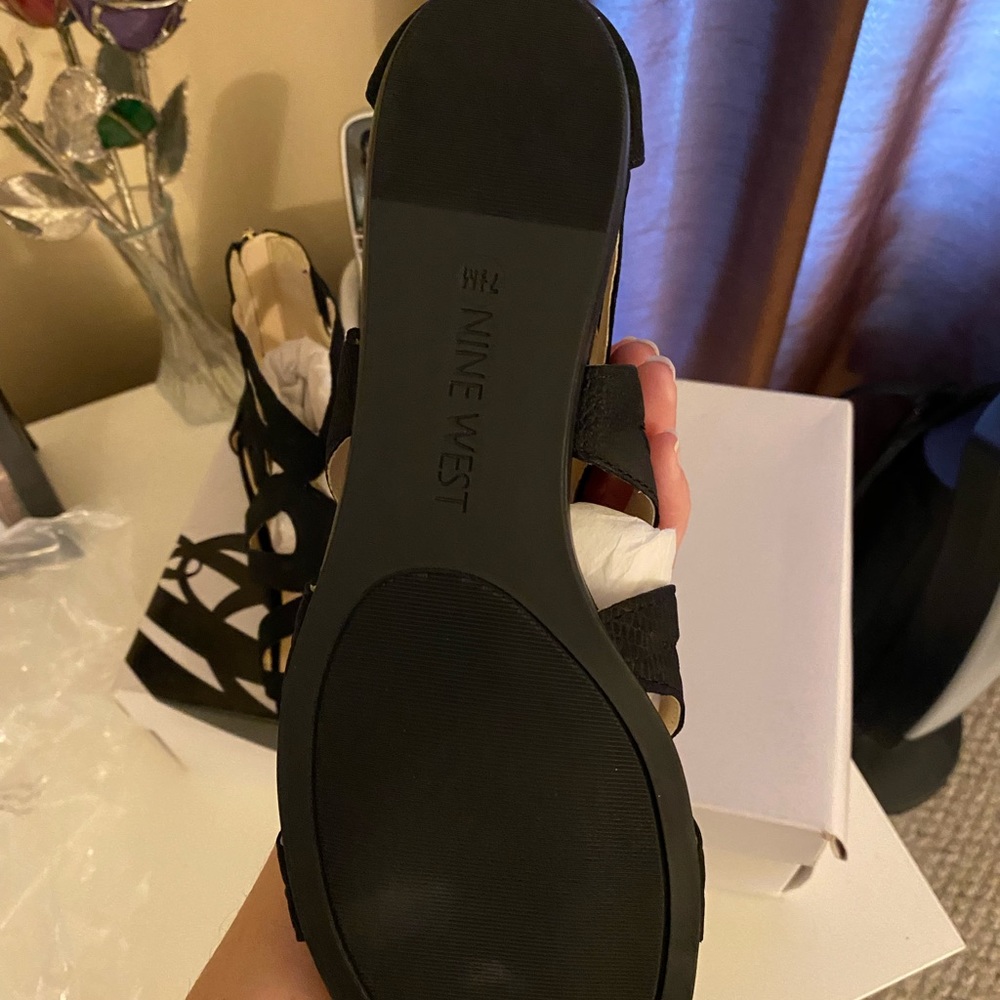 Women’s sandals. - Picture 4 of 4